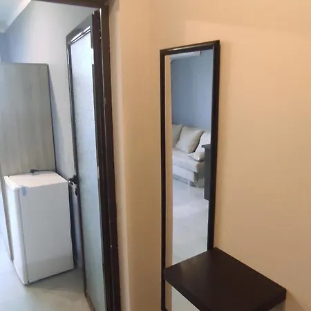 Студио M.R. 1 Apartment